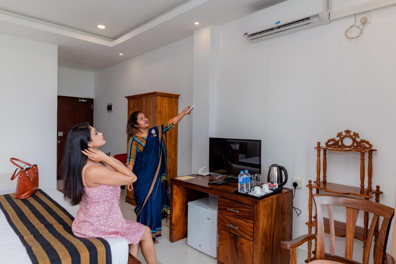 Centhara Beach Weligama Hotel Kültér fotó