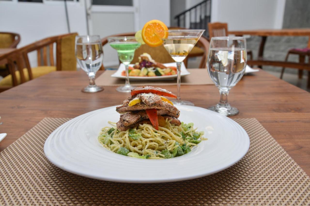Centhara Beach Weligama Hotel Kültér fotó